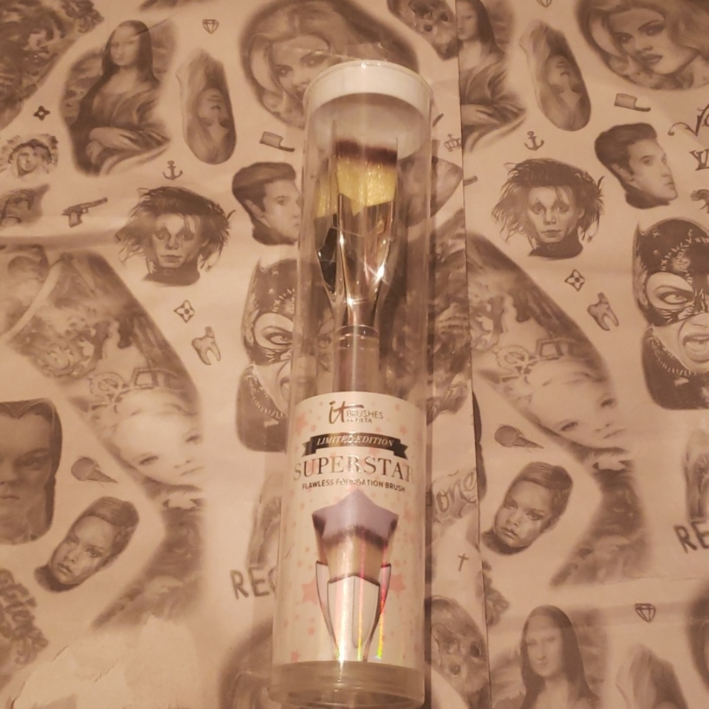 It star flawless foundation brush